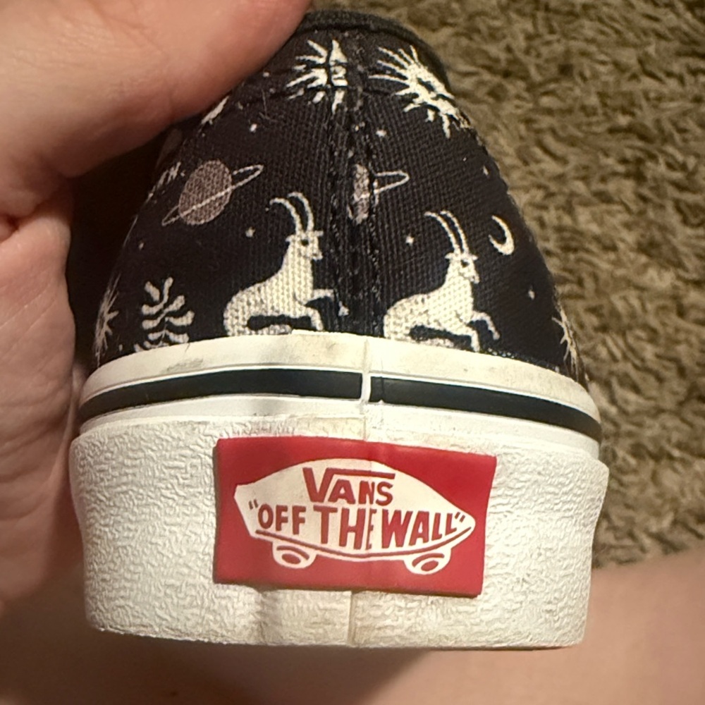Vans women’s custom Capricorn zodiac sign - Picture 4 of 4
